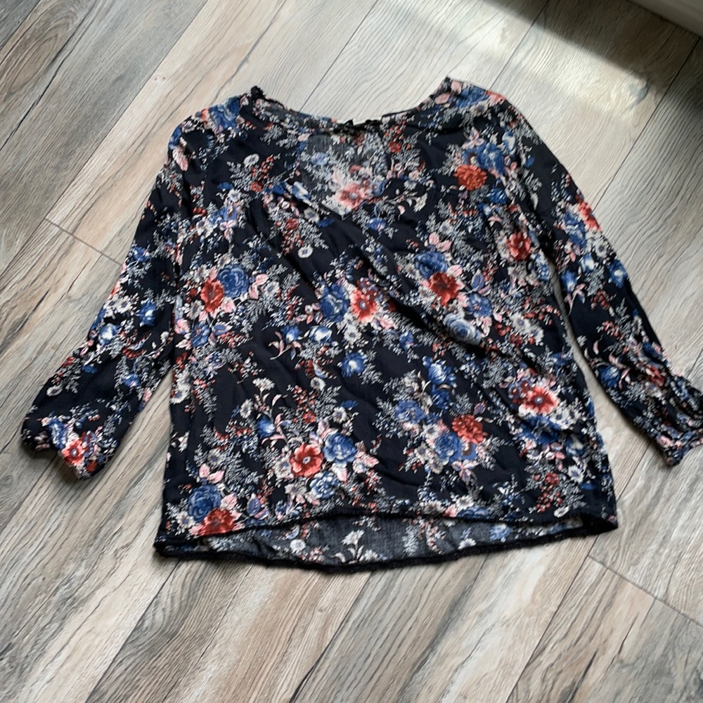 American Eagle flowy floral top